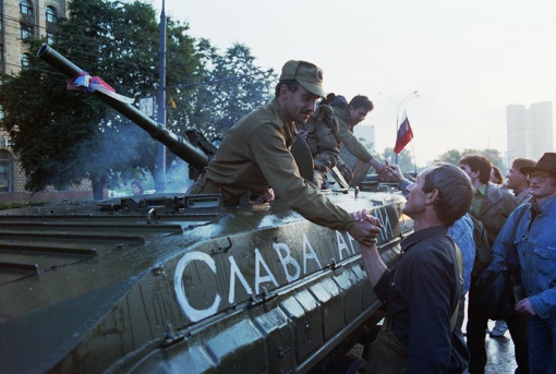 Августовский путч на ярких фотографиях Дэвида Тирни, Москва, 1991..5