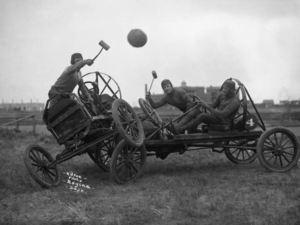 Автомобильное поло, Канада, 1920-е.

Больше исторических фото..0