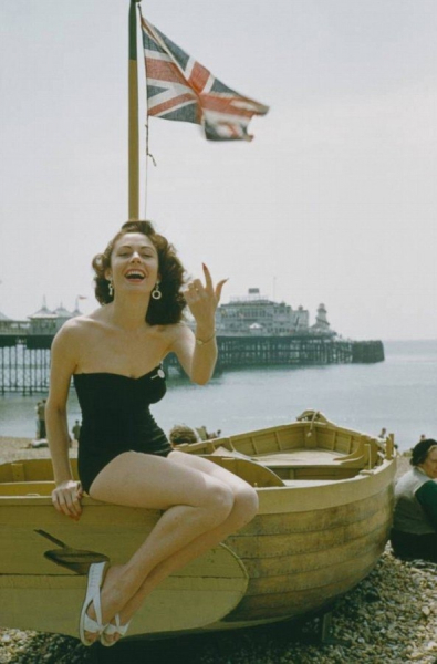 Blackpool Beach by John Chillingworth, England, 1950's

..5