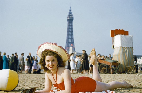Blackpool Beach by John Chillingworth, England, 1950's

..0