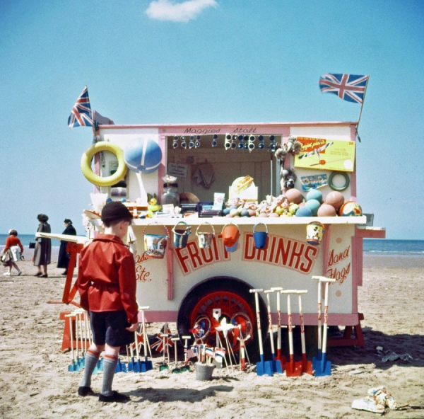 Blackpool Beach by John Chillingworth, England, 1950's

..4