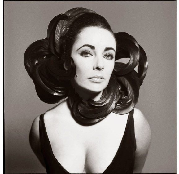 Элизабет Тейлор, 1964 год.
Фотограф: Richard Avedon.

Больше исторических..0