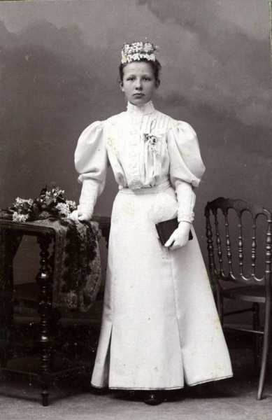 Юные немки на винтажных фотографиях, 1900-е.

Больше исторических..2