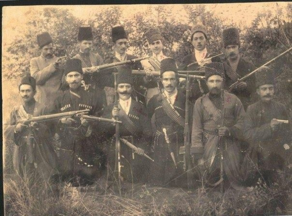 Отряд гачагов Кечили Бандасы , которые бились на территории..0