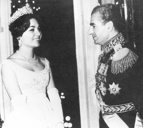 Последняя императрица Ирана Фарах Пехлеви... 
В 1979 году свергнута..4