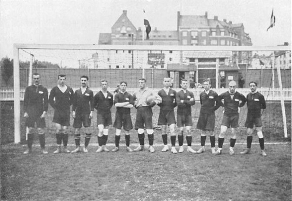 Сборная России по футболу на олимпийски играх, 1912 год.

Больше..0