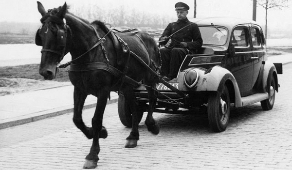 Дефицит бензина в Нидерландах, 1941 год.

..0