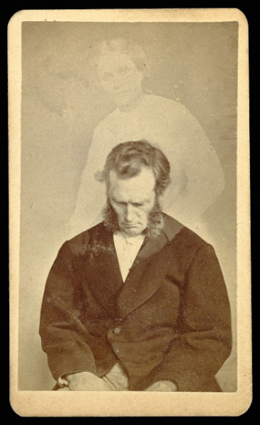 До эры фотошопа. 

Уильям Х. Мамлер (1832–1884) утверждал, что может..7
