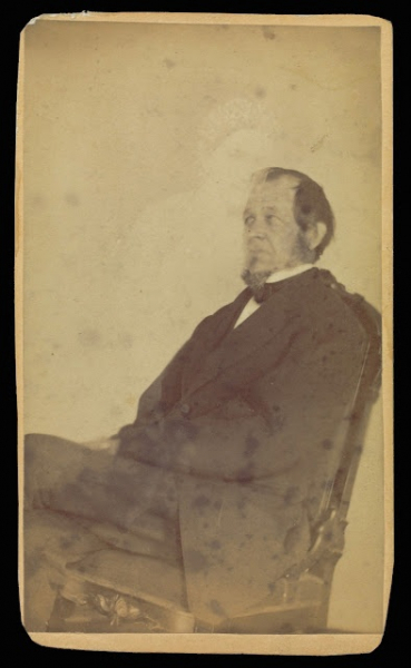 До эры фотошопа. 

Уильям Х. Мамлер (1832–1884) утверждал, что может..6