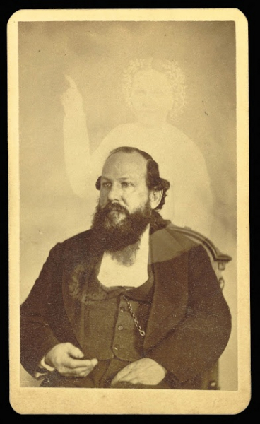 До эры фотошопа. 

Уильям Х. Мамлер (1832–1884) утверждал, что может..0