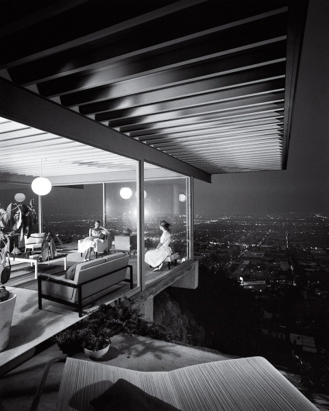Дом Case Study House #22, Лос-Анджелес, 1960 год.
Фотограф: Julius Shulman.

Больше..0