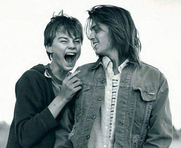 Джонни Депп и Леонардо Ди Каприо в 1993.г.

..0