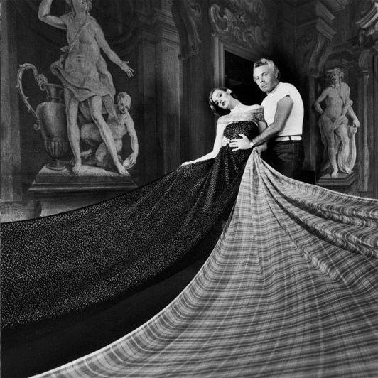 Джорджо Армани со своей моделью, 1979 год.

Больше исторических..0