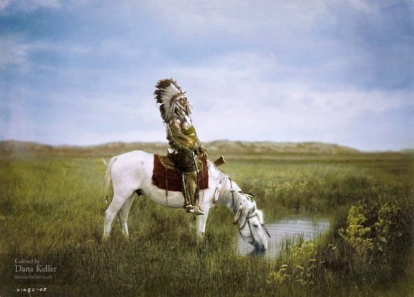 Индеец племенной группы сиу на коне, 1905 год.
Color by Dana Keller.

Больше..0