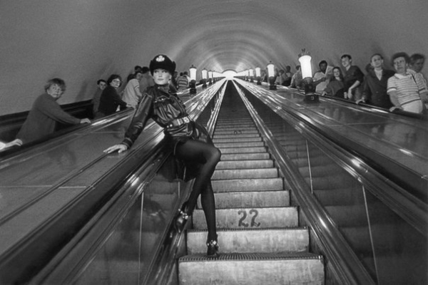 Карла Бруни в метро, Санкт-Петербург, 1992 год.

Больше исторических..0