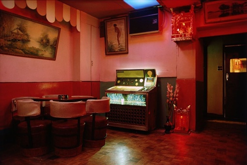 Неоновый Гонконг 1970-1980 гг на фотографиях Greg Girard 

Greg Girard -..6