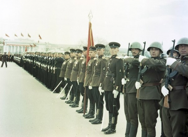 Первомайский парад советских войск. Севастополь. РСФСР. СССР. Май..0