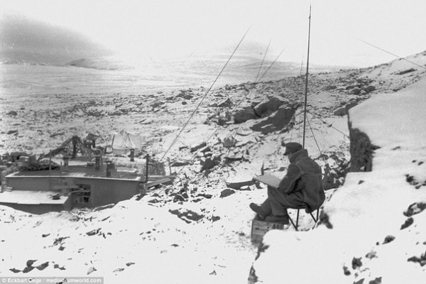 Последний сдавшийся германский солдат. 
Лейтетнант Wilhelm Dege,..2