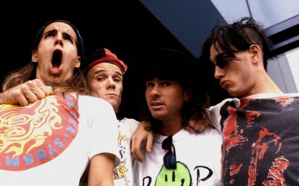 Red hot chili peppers, 1980-е.

..0