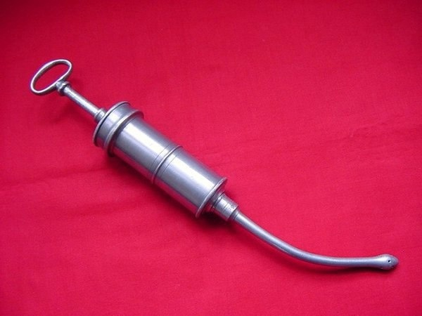 В средние века, когда в тяжелых родах не было возможностей для..0