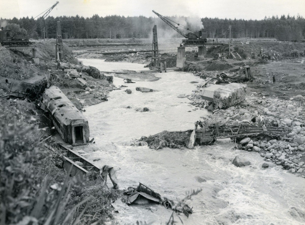 Бедствие Танигвай.

Это произошло 24 декабря 1953 года, в Новой..6