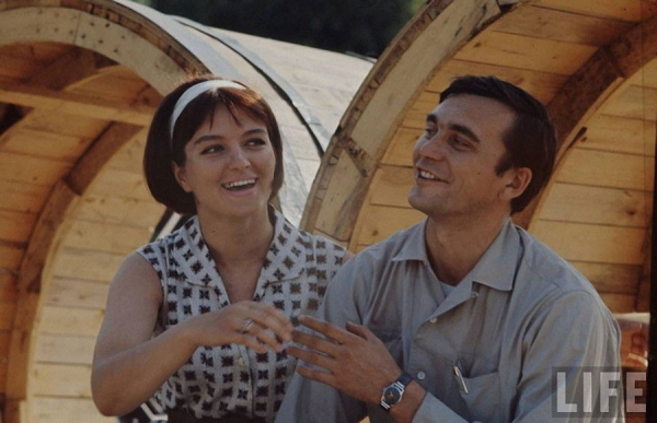 Советские актёры в журнале LIFE, 1967 год.

..7