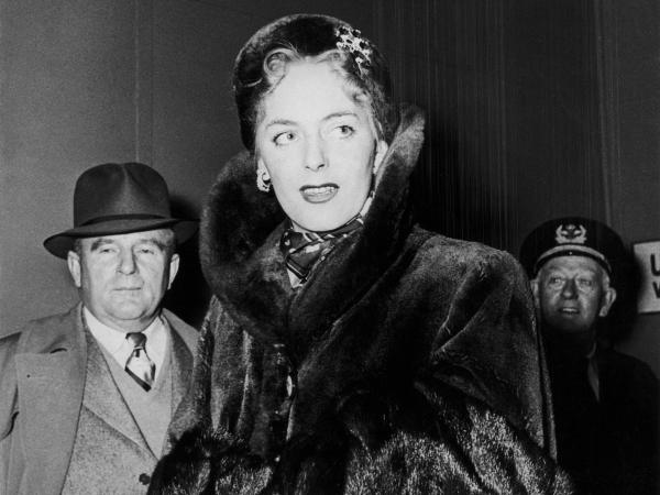 Кристина (Джордж) Йоргенсен - первый трансгендер прошедший..0