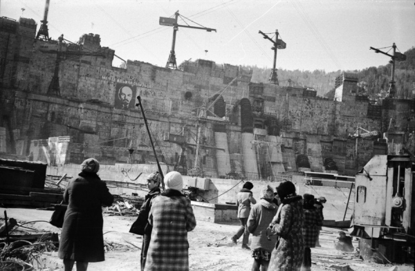 Саяно-Шушенская ГЭС, 1981 год.

..3