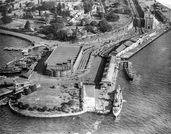 Трамвайное депо в старом форте, 1952 год. На этом месте будет..0