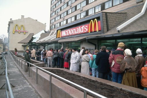 Американский фотограф Давид Тирни был в 1992 году в Москве..8