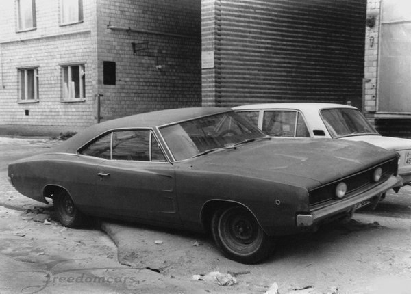 Dodge Charger в Москве во времена СССР

..0