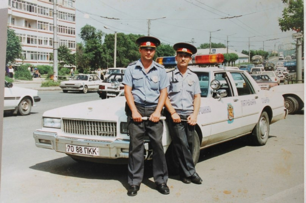 Гаишники со своим авто...  Владивосток 1995 г.

Больше исторических..0