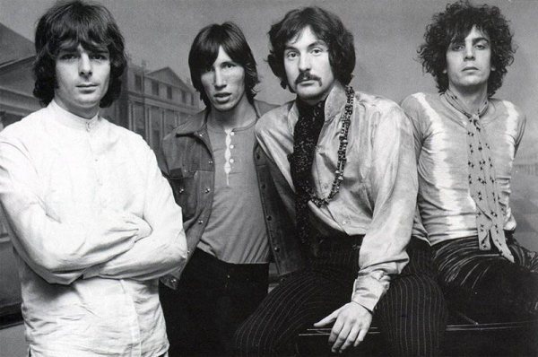 #history_news

Неизвестная ранее песня Pink Floyd прозвучала в эфире..0