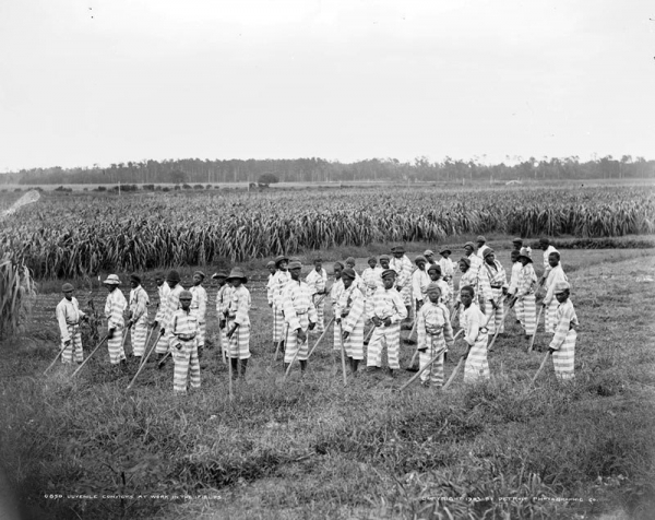 Малолетние заключенные в США, 1903 год.

..0