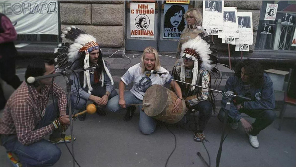 Митинг в защиту Леонарда Пелтиера, Россия, 1988 год.

Леонард..0