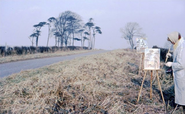 На пленэре у дороги, Англия, 1961 год.

..0