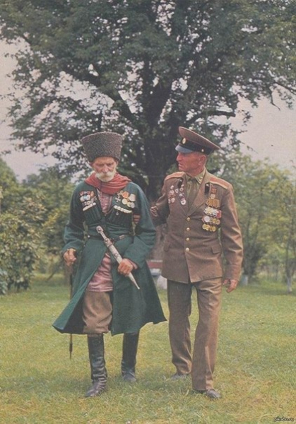 Отец и сын. Кавалер Георгиевского креста Теймураз Ванача и..0