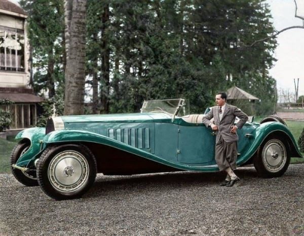 Жан Бугатти рядом с Bugatti Royale «Esders», Франция, 1932 год.

Автомобиль..0