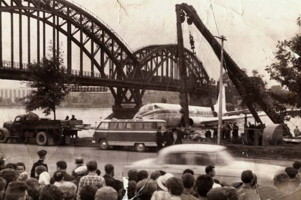 Аварийная посадка Ту - 124 на воду. Чудо на Неве, 1963 год.

Больше..0