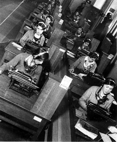 Безработица в Советском Союзе была преодолена в 1930 году. Именно..3