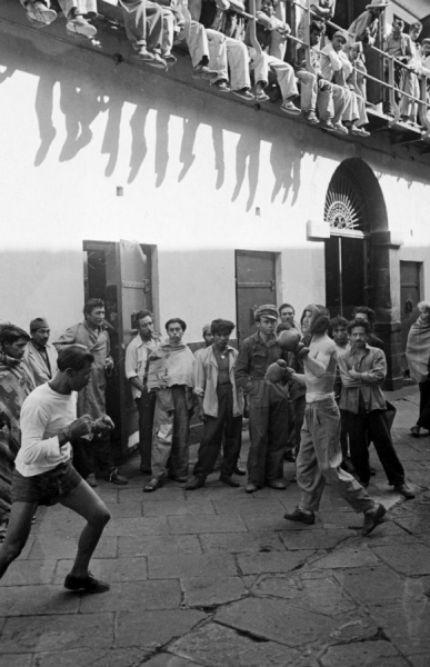 Black Palace Prison by Frank Scherschel, Mexico City '1950

..6