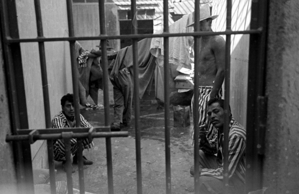 Black Palace Prison by Frank Scherschel, Mexico City '1950

..0