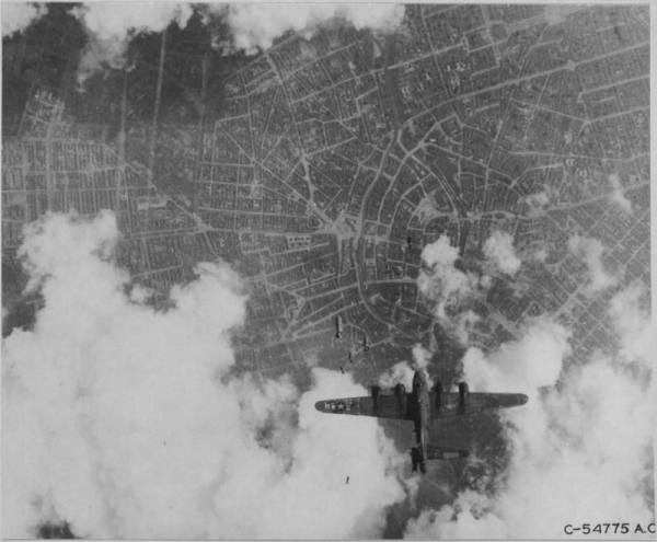 Бомбардировщик Boeing B-17G-20-BO «Летающая Крепость» (имя собственное..3