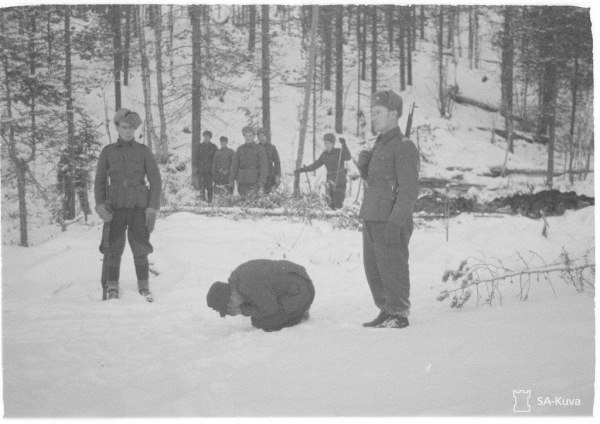 Финский дезертир перед расстрелом, 1941 год.

Больше исторических..0
