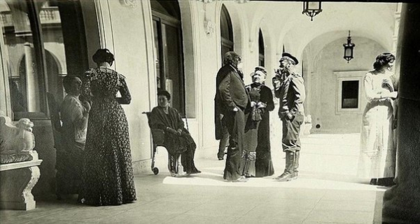 Фото Императора Николая II в Ливадийском дворце. Россия, 1914-1915 гг...0