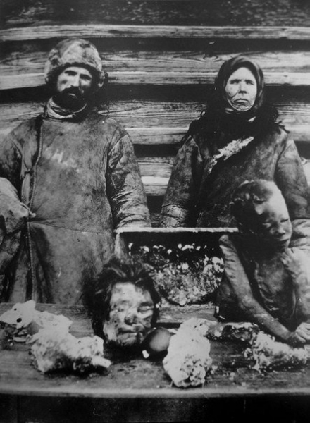 Голод в Поволжье, каннибализм.

1921 год.

..0