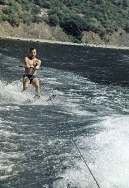 Юрий Гагарин. Крым, 1965 год.

..0