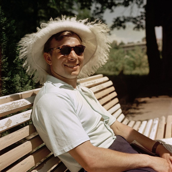 Юрий Гагарин на отдыхе, 1961 год.

..0