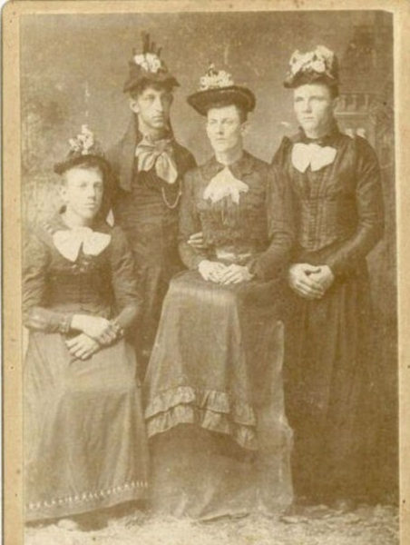 Мальчишник. 

1870 год.

..0