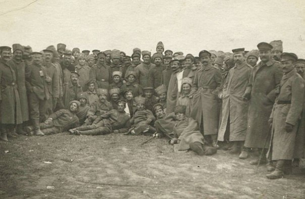 Миротворцы

В зиму 1916—1917 годов на восточном фронте Первой..0